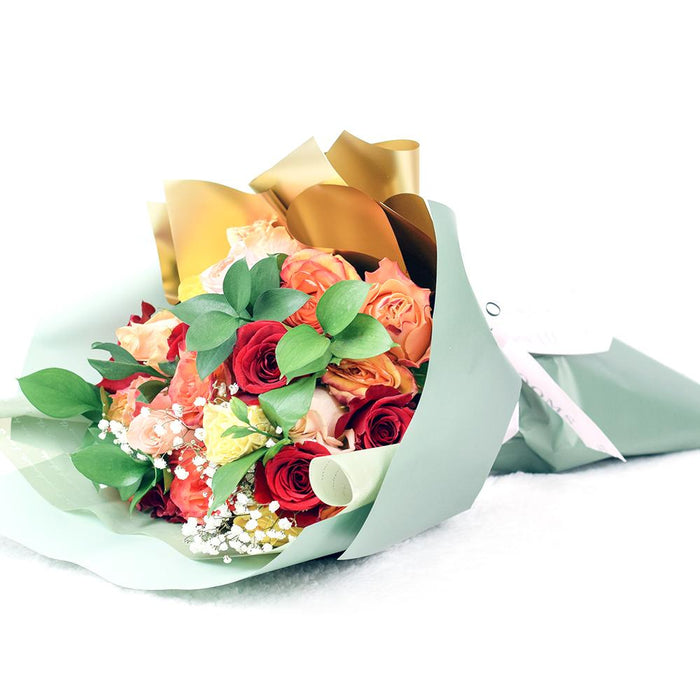 Vibrant Mixed Rose Bouquet with Baby's Breath – the bouquet