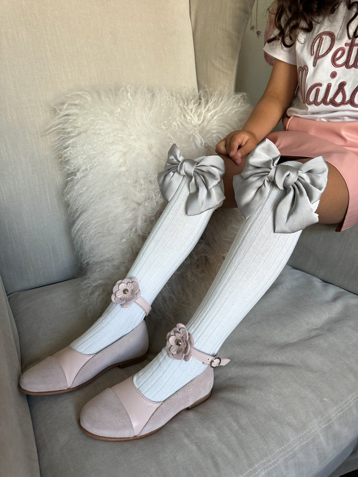 Silver Bow / 1-2 Years (S)