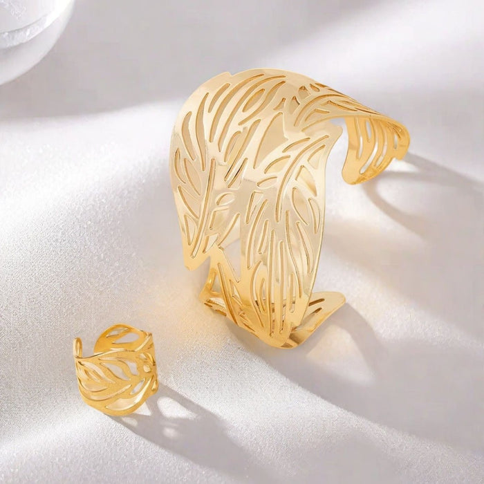 B1001 - Hollow Carved Gold Bracelet