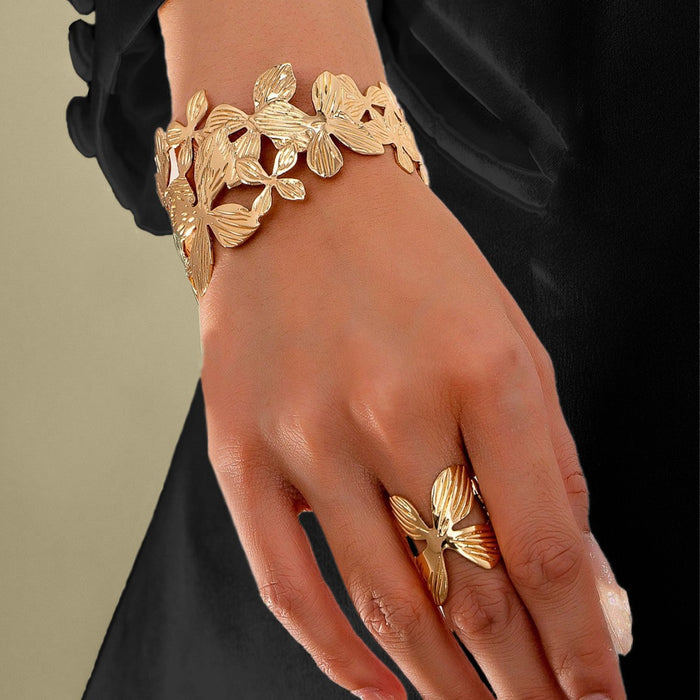 B999 - Simple Golden Floral Bracelet