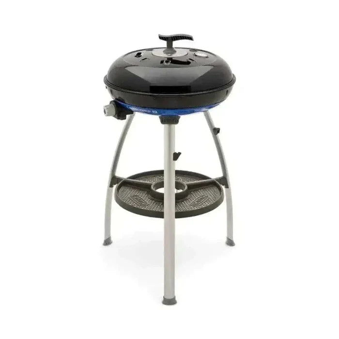 Portable CADAC Carri Chef 50 BBQ with dome lid, 46cm cooking surface, stainless steel burner, and GreenGrill coating for easy outdoor grilling and baking.