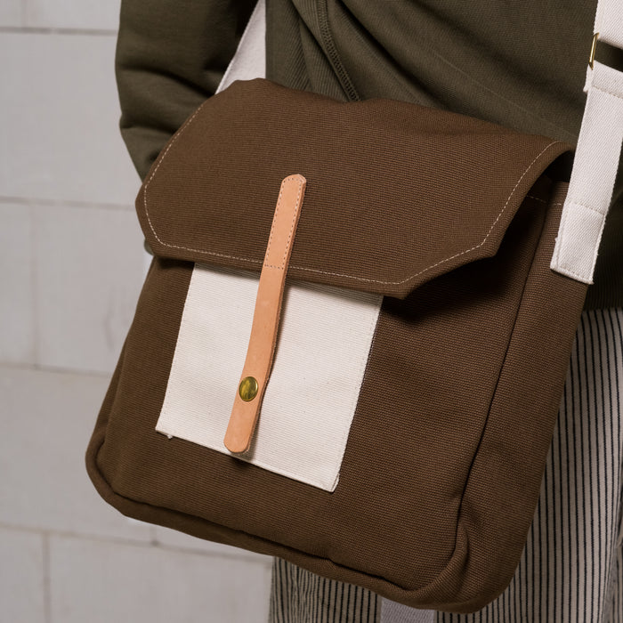 Canvas Shoulder Bag Medium Brown