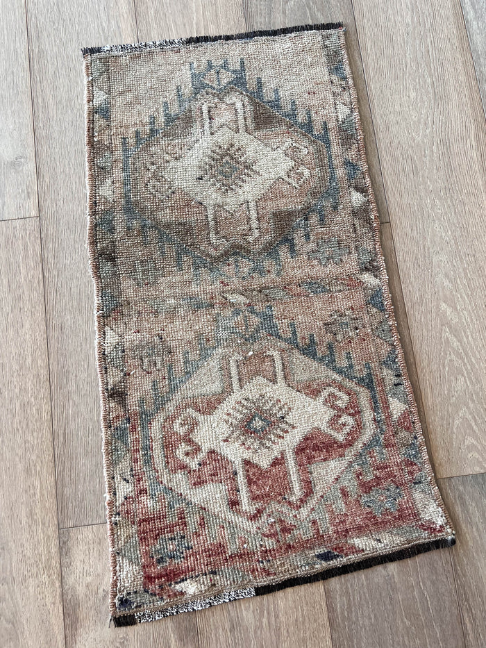 Chief Vintage Oushak Rug