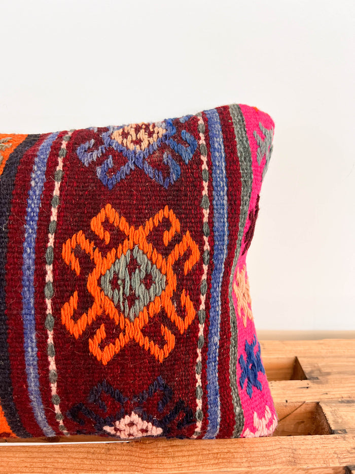 Hiya Lumbar Kilim Pillow (12x20)