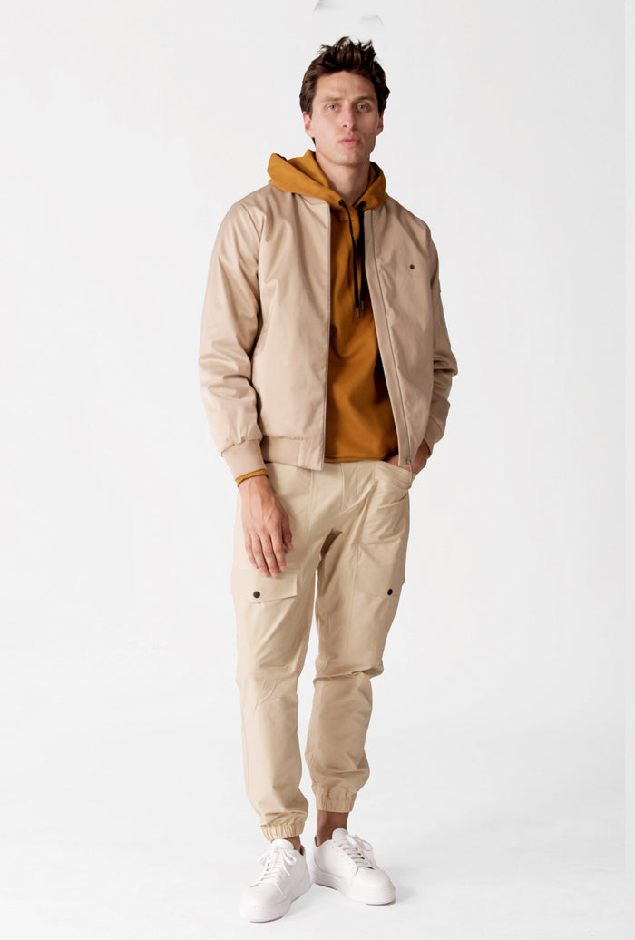 #color_pale khaki