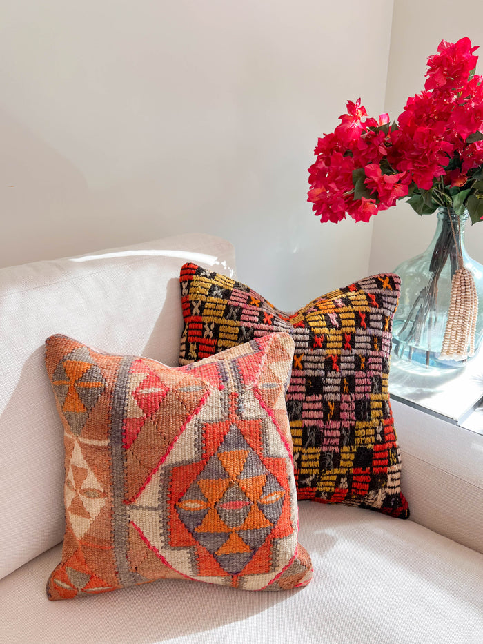 Kink Kilim Pillow (16x16)