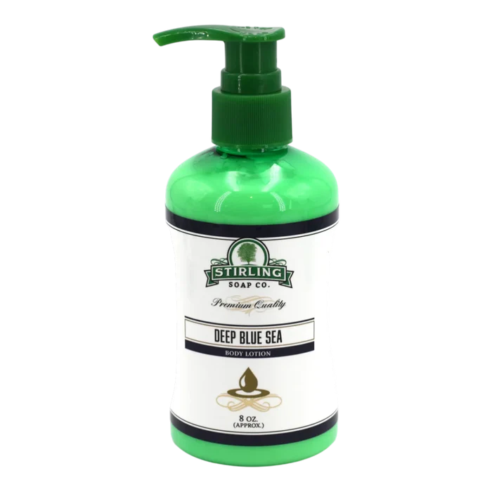 Stirling Soap Co. Deep Blue Sea body lotion i grønn flaske med pumpe