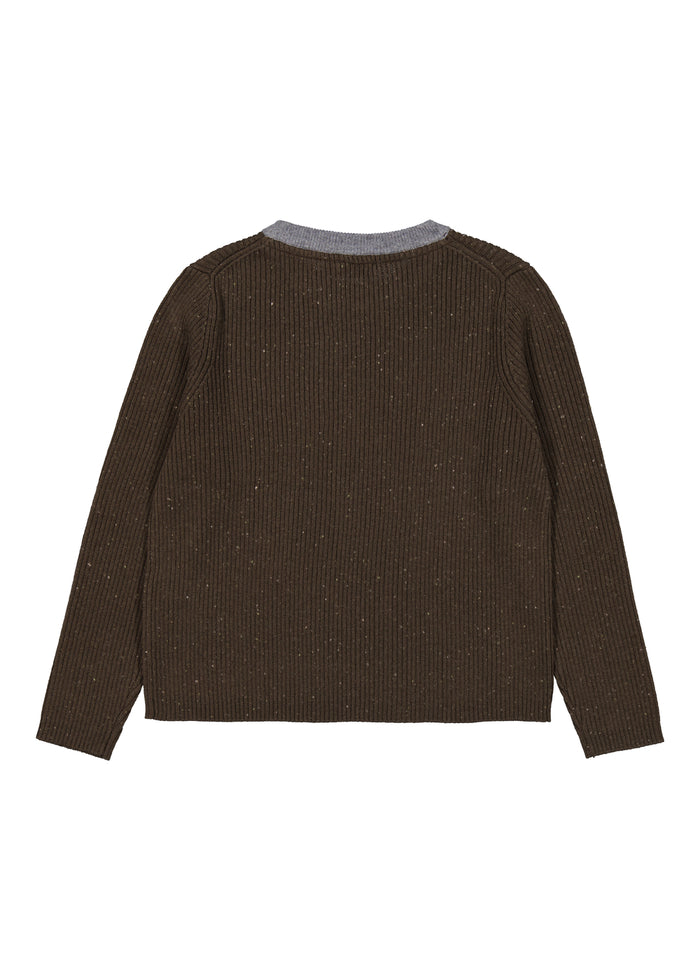 Brun striktrøje til børn med rund hals og lange ærmer, ensfarvet bagside